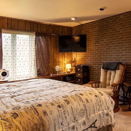 Shane Acres Country Inn Juneau Extérieur photo