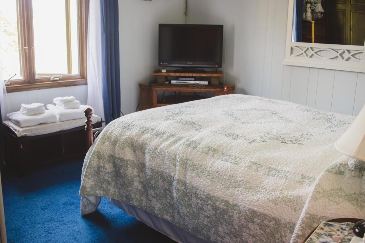 Shane Acres Country Inn Juneau Extérieur photo
