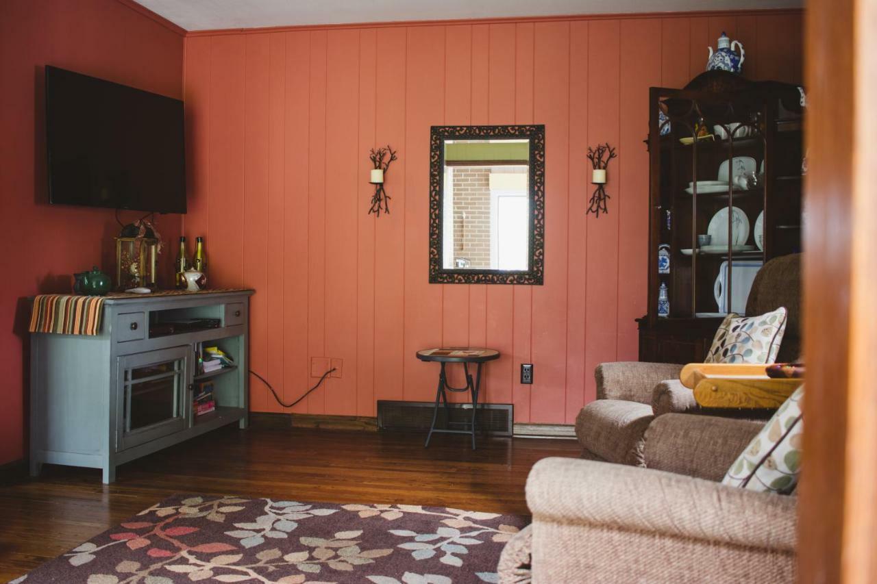 Shane Acres Country Inn Juneau Extérieur photo