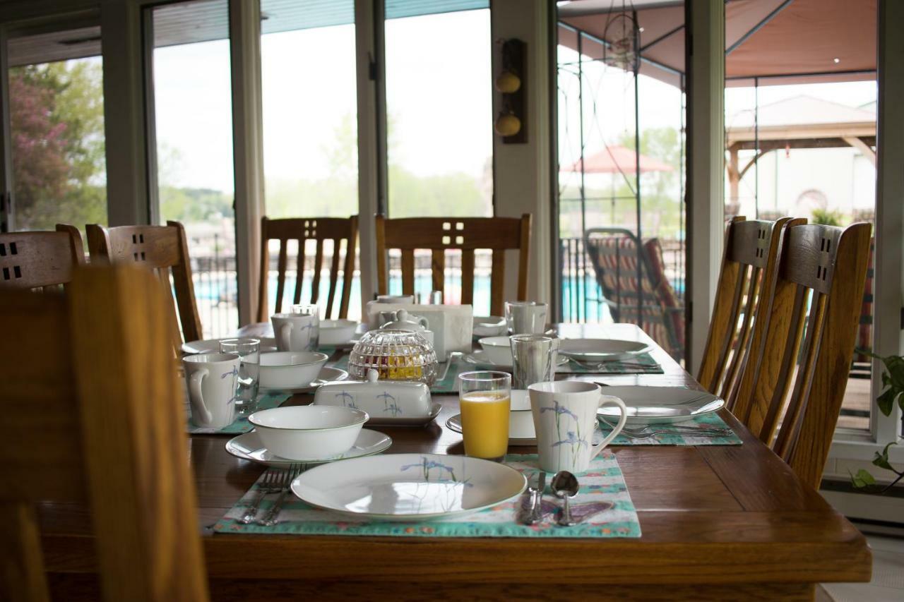 Shane Acres Country Inn Juneau Extérieur photo
