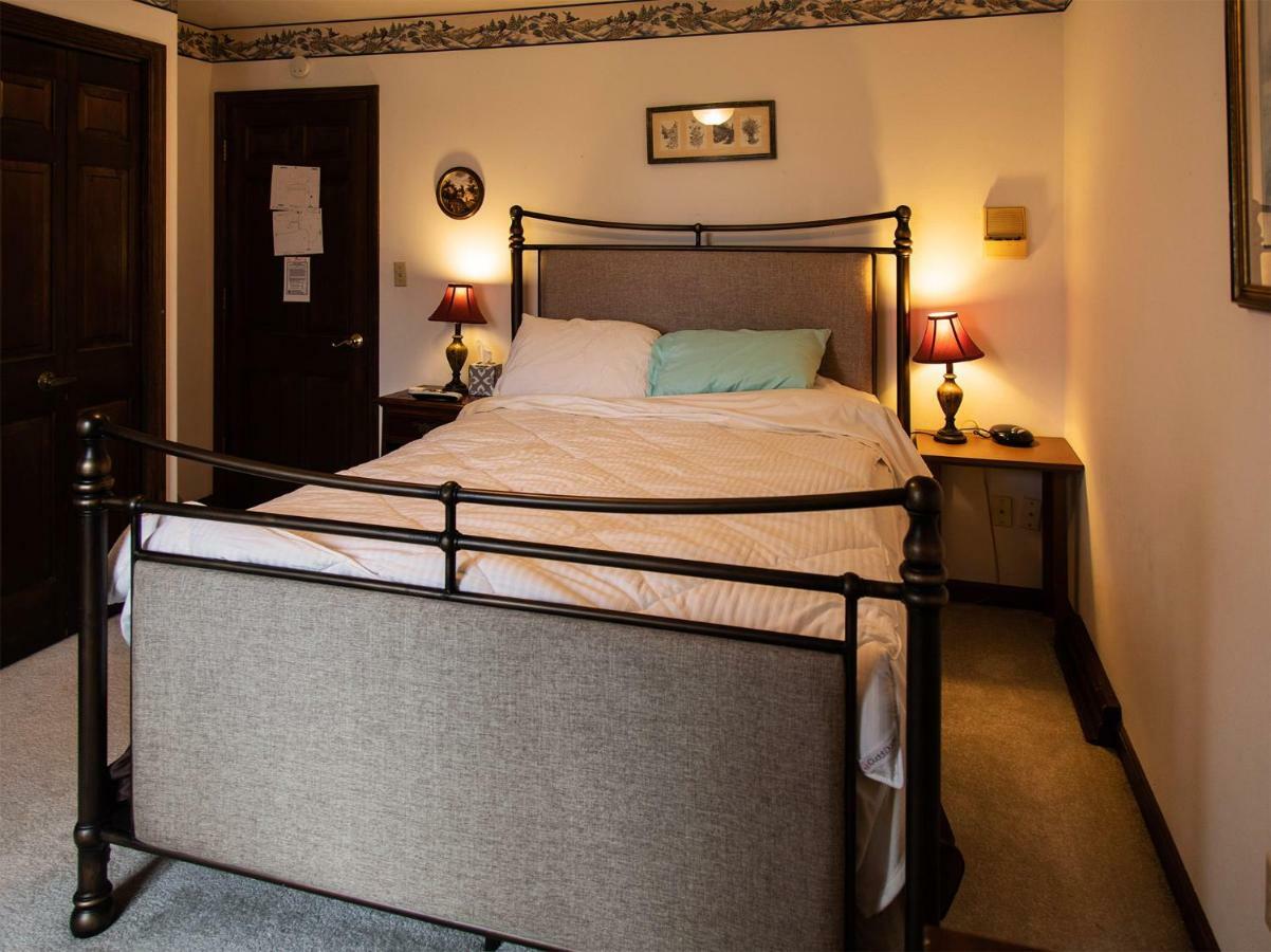 Shane Acres Country Inn Juneau Extérieur photo