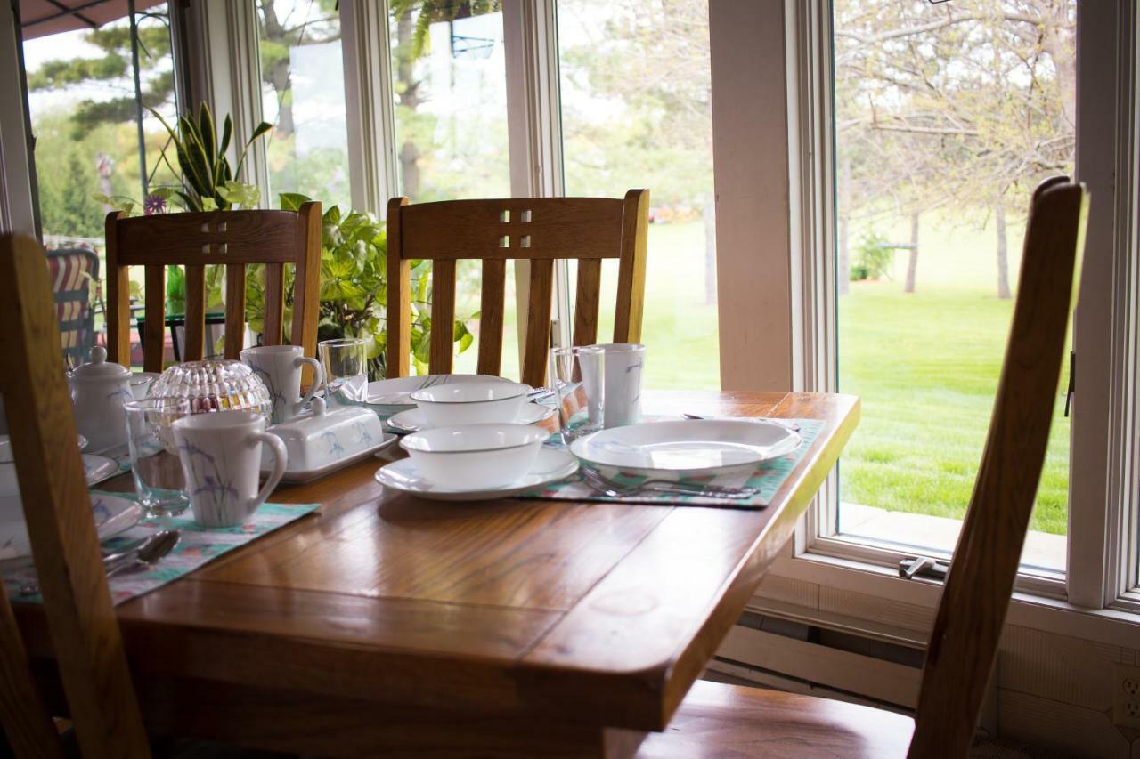 Shane Acres Country Inn Juneau Extérieur photo